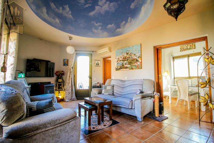 Image No.14-2 Bed Villa / Detached for sale