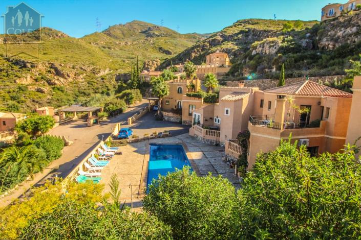 Image No.34-2 Bed Villa / Detached for sale