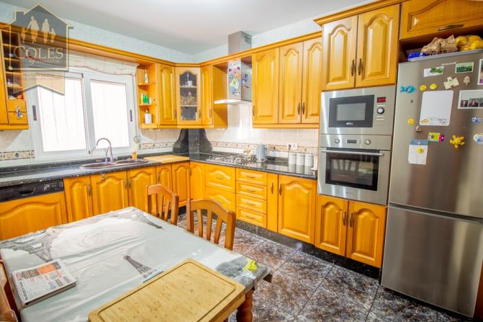 Image No.12-3 Bed Townhouse for sale