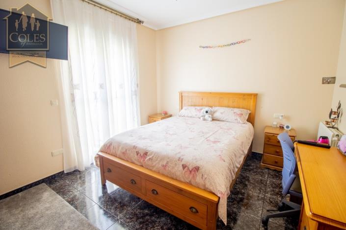 Image No.16-3 Bed Townhouse for sale