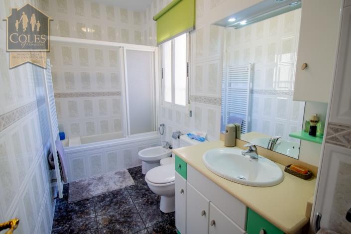 Image No.20-3 Bed Townhouse for sale