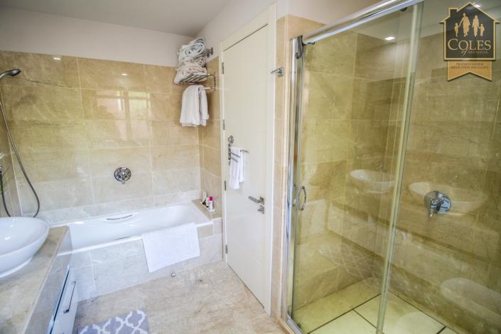 Image No.32-2 Bed Apartment for sale