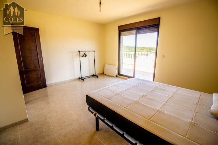 Image No.33-5 Bed Villa / Detached for sale