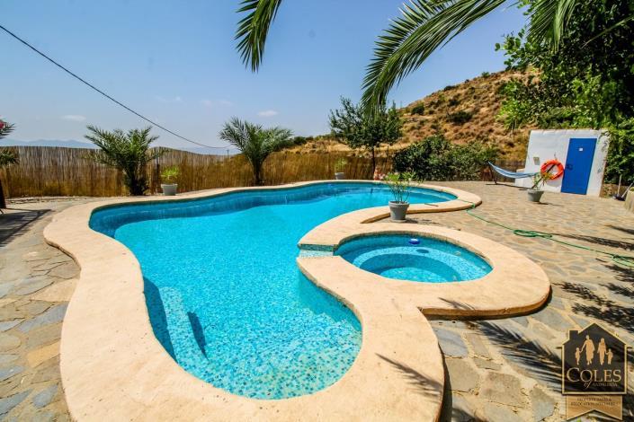 Image No.7-5 Bed Villa / Detached for sale