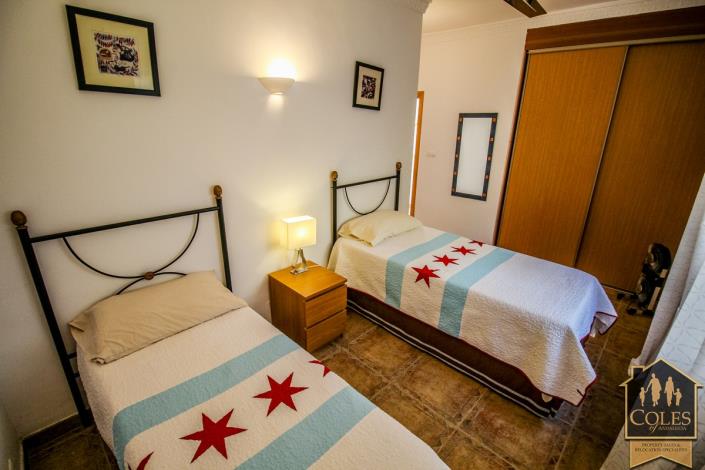 Image No.30-5 Bed Villa / Detached for sale