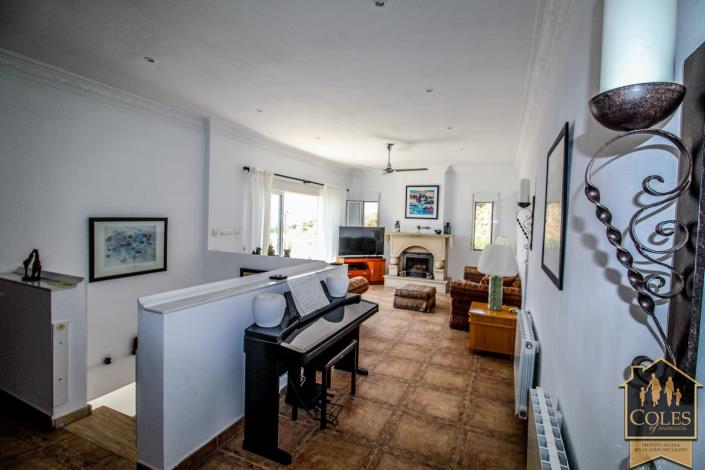 Image No.35-5 Bed Villa / Detached for sale