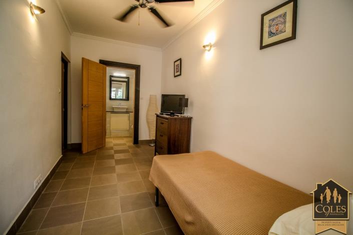 Image No.39-5 Bed Villa / Detached for sale