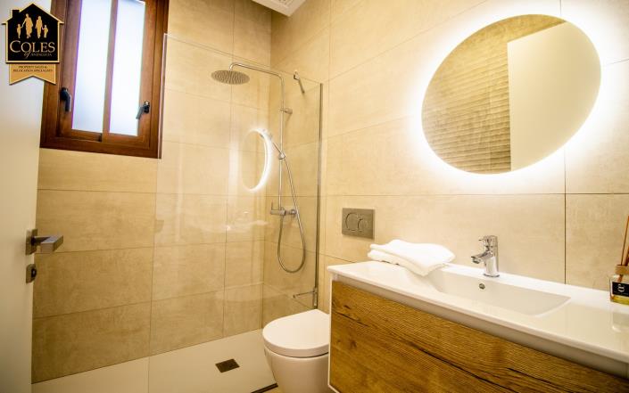 Image No.14-3 Bed Villa / Detached for sale