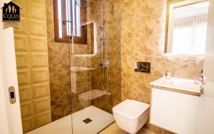 Image No.18-3 Bed Villa / Detached for sale