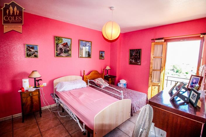 Image No.17-3 Bed Apartment for sale