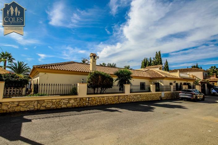 Image No.3-4 Bed Villa / Detached for sale