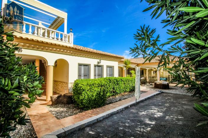 Image No.6-4 Bed Villa / Detached for sale