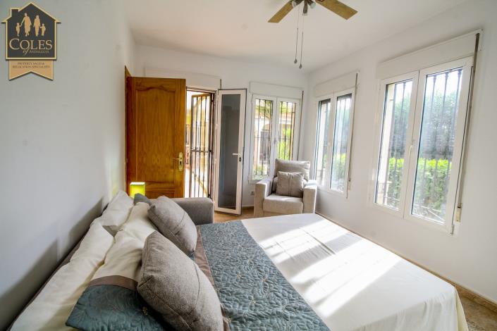 Image No.19-4 Bed Villa / Detached for sale