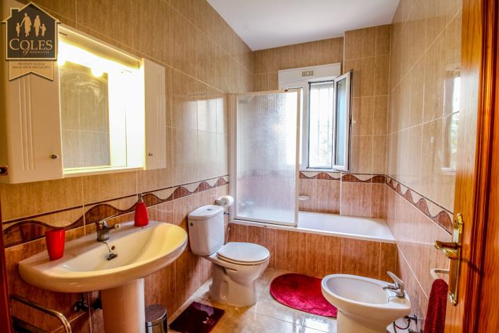 Image No.30-4 Bed Villa / Detached for sale