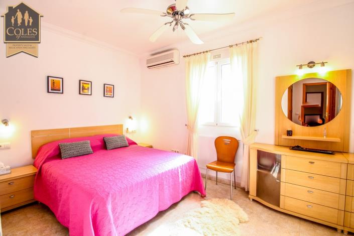 Image No.32-4 Bed Villa / Detached for sale