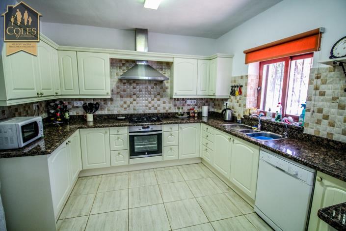 Image No.25-2 Bed Cortijo for sale