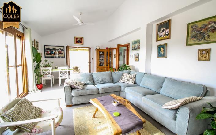 Image No.10-3 Bed Villa / Detached for sale