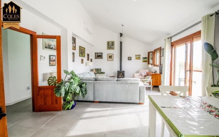 Image No.11-3 Bed Villa / Detached for sale