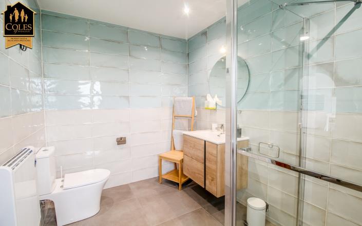 Image No.21-3 Bed Villa / Detached for sale