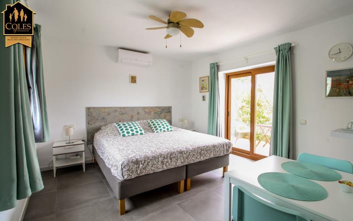 Image No.22-3 Bed Villa / Detached for sale