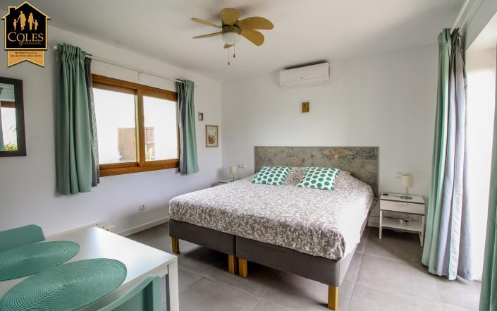 Image No.23-3 Bed Villa / Detached for sale