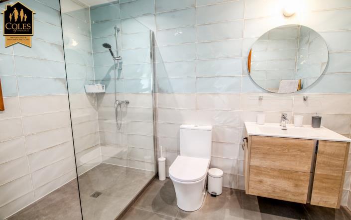 Image No.24-3 Bed Villa / Detached for sale