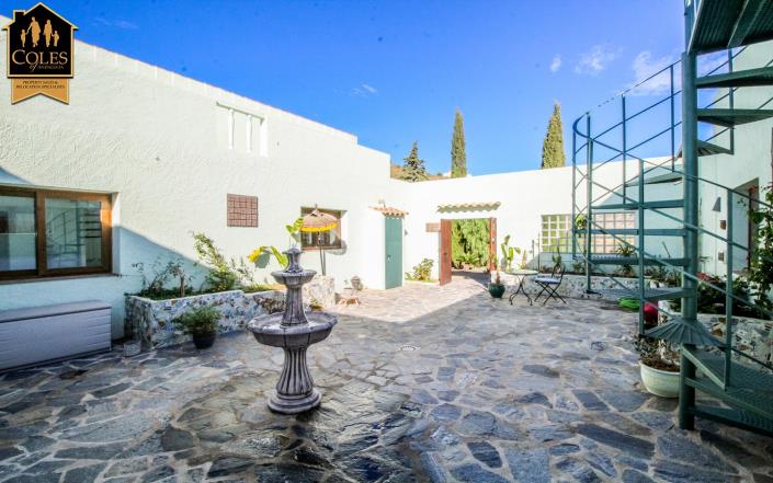 Image No.32-3 Bed Villa / Detached for sale