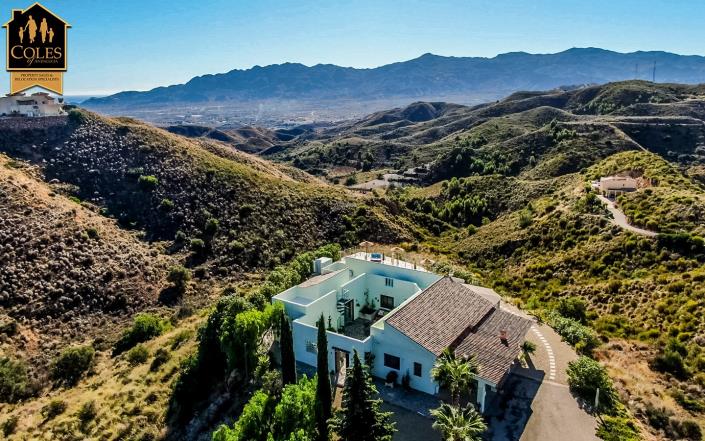 Image No.37-3 Bed Villa / Detached for sale