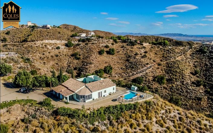 Image No.39-3 Bed Villa / Detached for sale