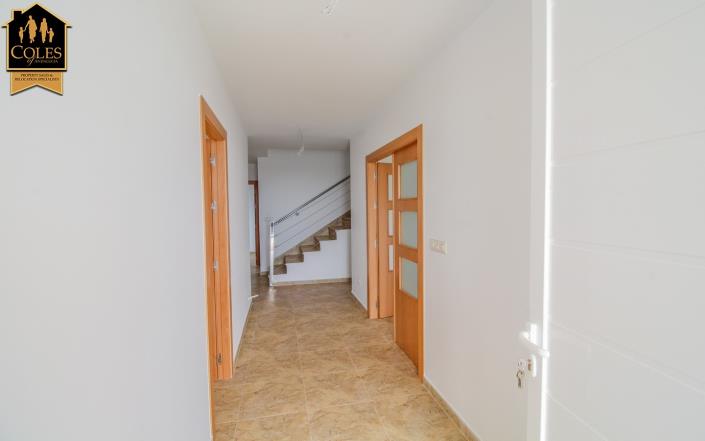 Image No.8-4 Bed Villa / Detached for sale