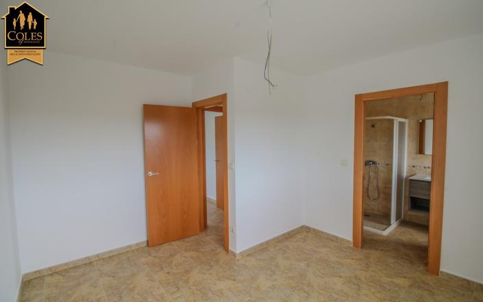 Image No.21-4 Bed Villa / Detached for sale