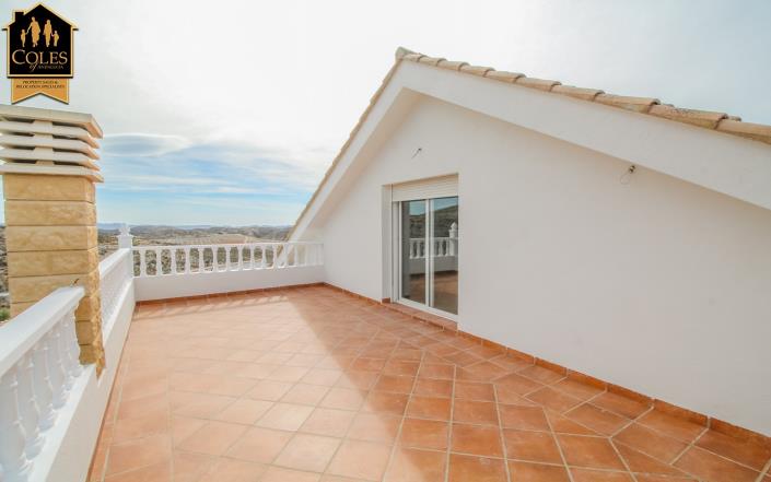 Image No.24-4 Bed Villa / Detached for sale