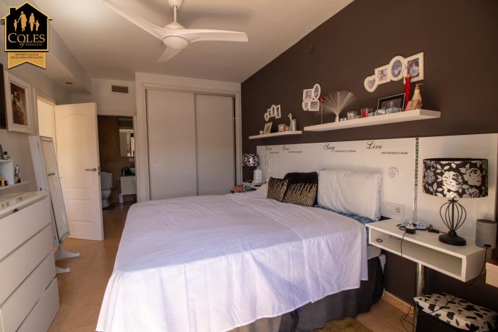 Image No.7-5 Bed Villa / Detached for sale