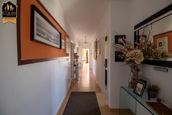 Image No.16-5 Bed Villa / Detached for sale