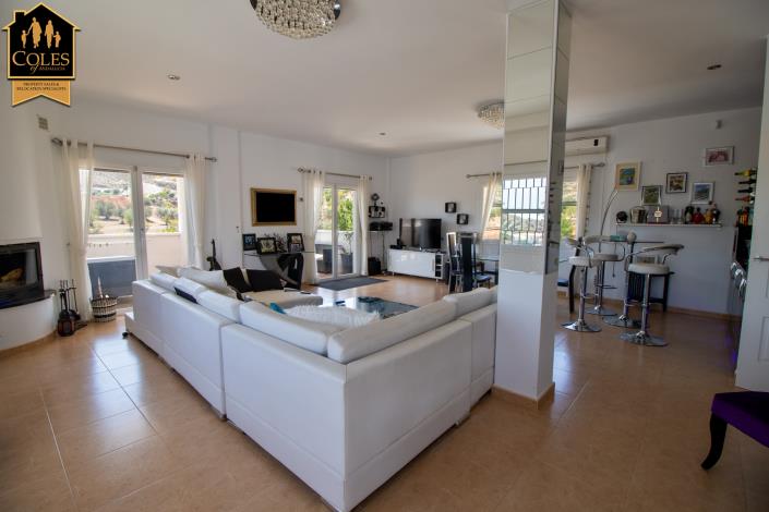 Image No.24-5 Bed Villa / Detached for sale