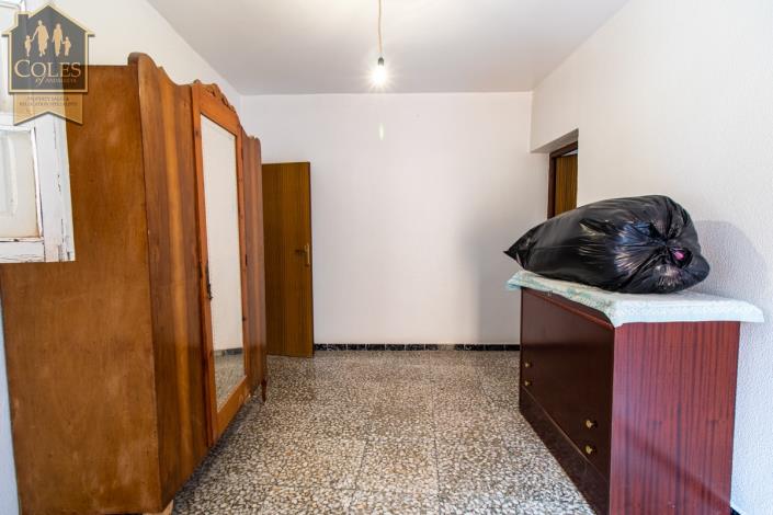 Image No.14-3 Bed Townhouse for sale