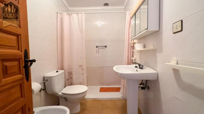 Image No.12-2 Bed Townhouse for sale