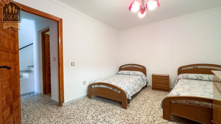 Image No.15-2 Bed Townhouse for sale