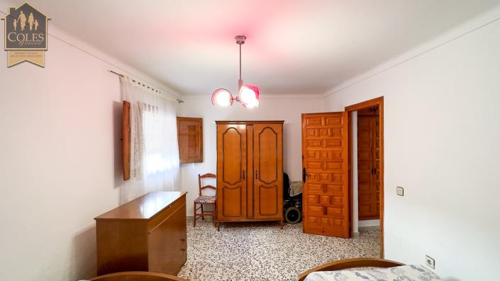 Image No.16-2 Bed Townhouse for sale