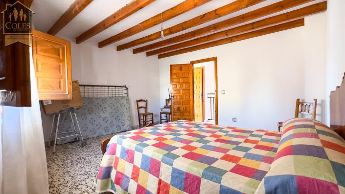 Image No.18-2 Bed Townhouse for sale