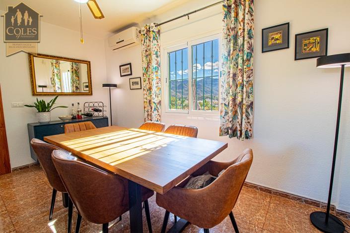 Image No.10-4 Bed Townhouse for sale