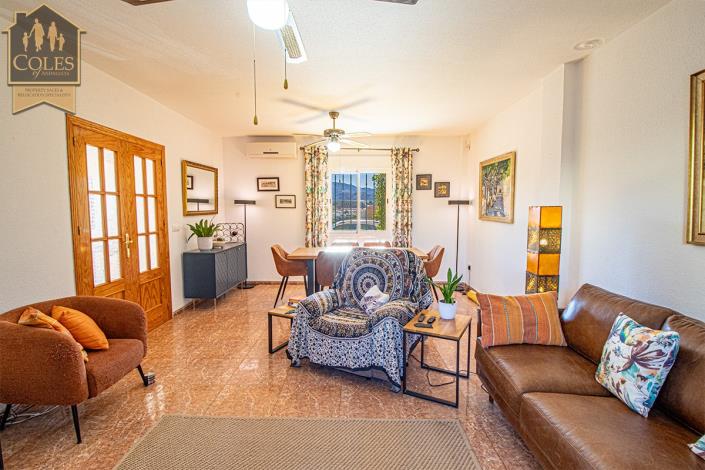 Image No.12-4 Bed Townhouse for sale