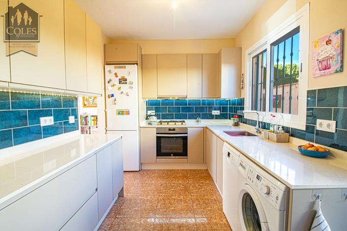 Image No.15-4 Bed Townhouse for sale