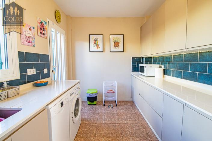 Image No.16-4 Bed Townhouse for sale