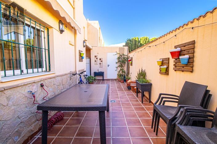 Image No.18-4 Bed Townhouse for sale