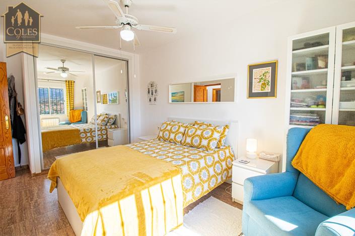 Image No.22-4 Bed Townhouse for sale