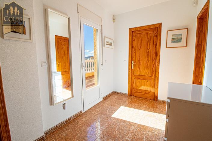 Image No.25-4 Bed Townhouse for sale