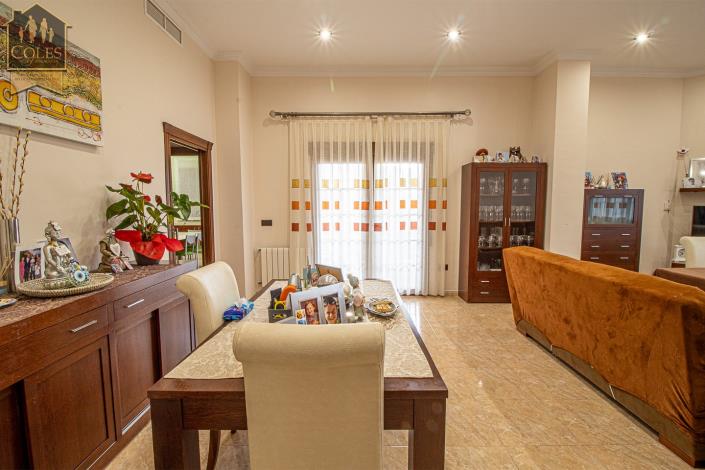 Image No.6-5 Bed Villa / Detached for sale