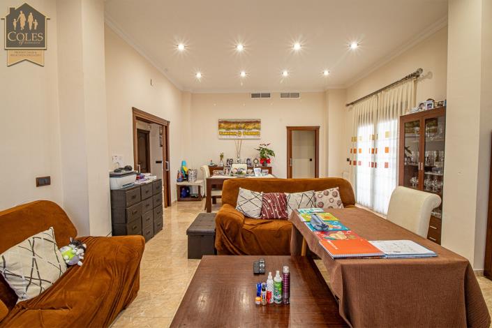 Image No.10-5 Bed Villa / Detached for sale