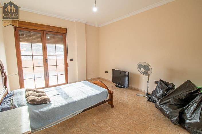 Image No.29-5 Bed Villa / Detached for sale